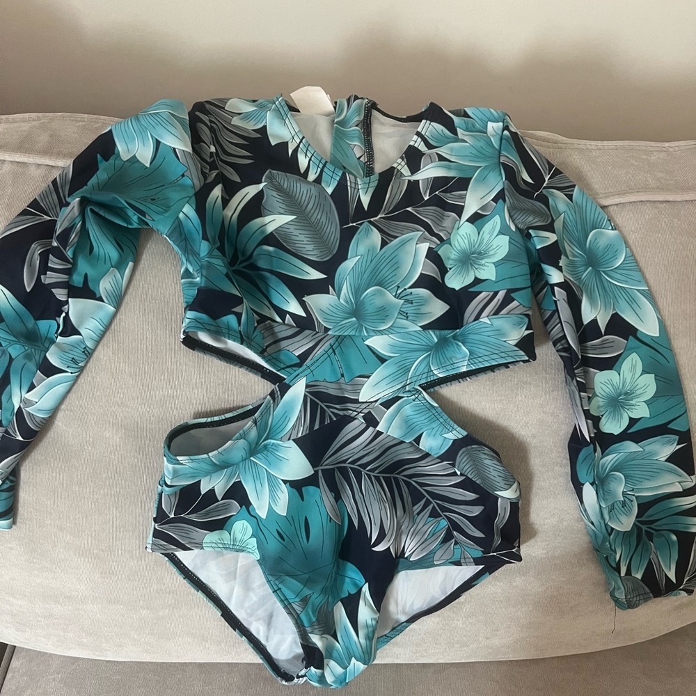 Mia Belle girls long sleeve bathing suit size 8y girls